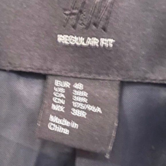 H&M regular fit 2 piece suit
Mens
2 button jacket 38R
Pants 32R - Picture 4 of 7